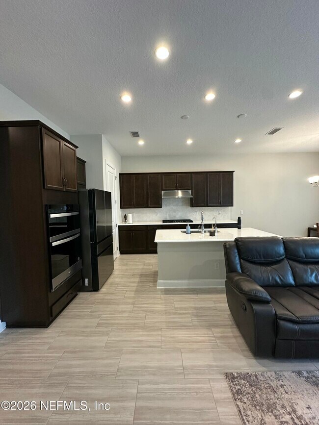 Building Photo - 412 Dalton Ml Dr