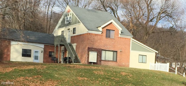 Carriage House 115 North St - Sunny Knoll Apartments