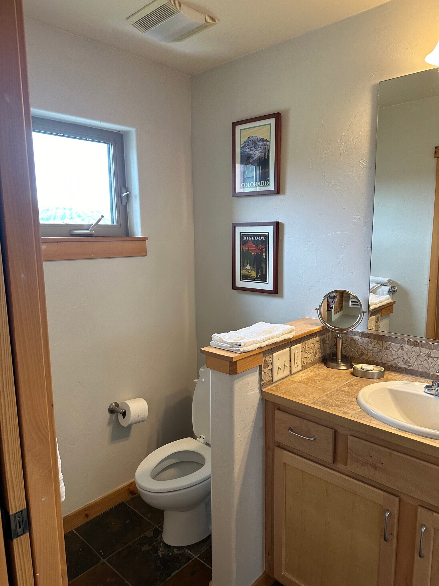 Building Photo - 424 Wolf Park Ln