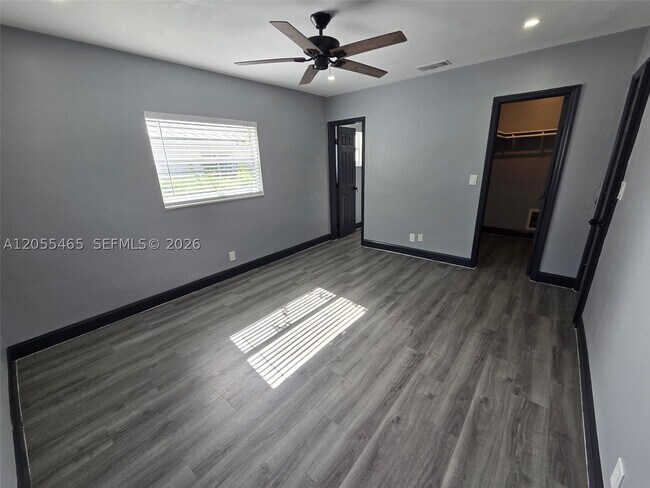 Building Photo - 8227 NW 39th St