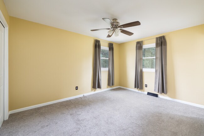 Building Photo - 207 Ridge Springs Ln