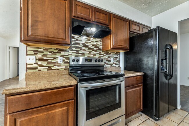 Building Photo - 15235 Heron Park Dr