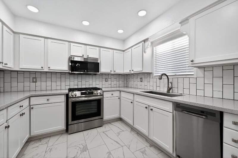 Building Photo - 571 S Burgess Ave