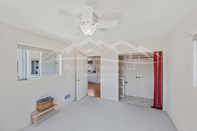 Building Photo - Coastal Cabin Retreat