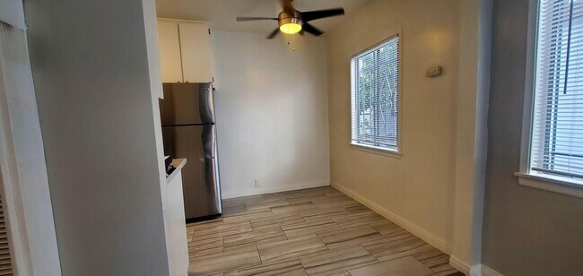 Interior Photo - 3812 Wisconsin St