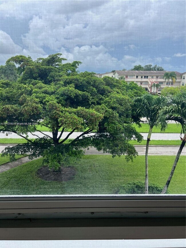 Building Photo - 155 Suffolk F