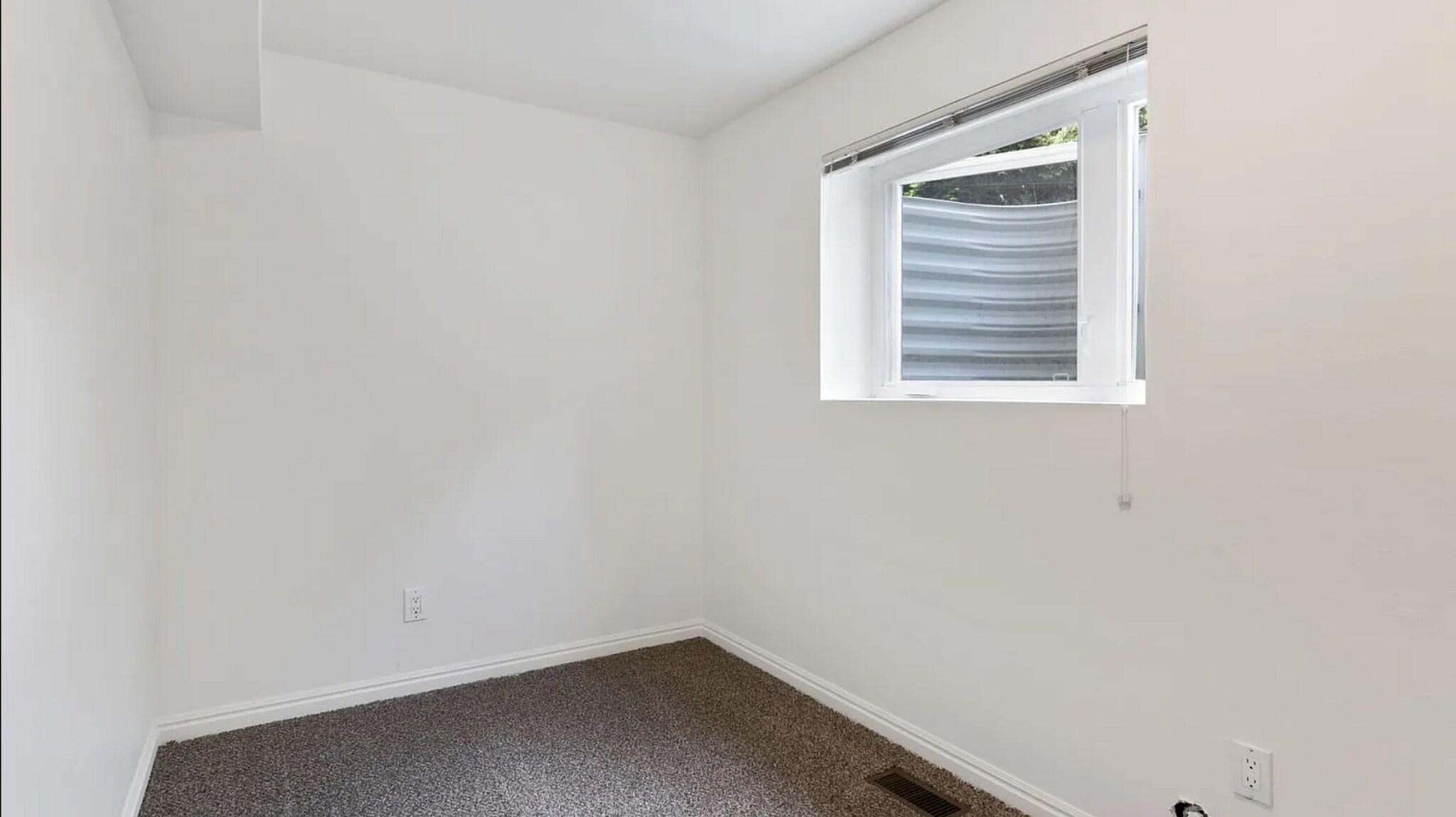 Building Photo - 423 E 2100 N