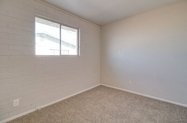 Building Photo - 342 W Taylor Ave