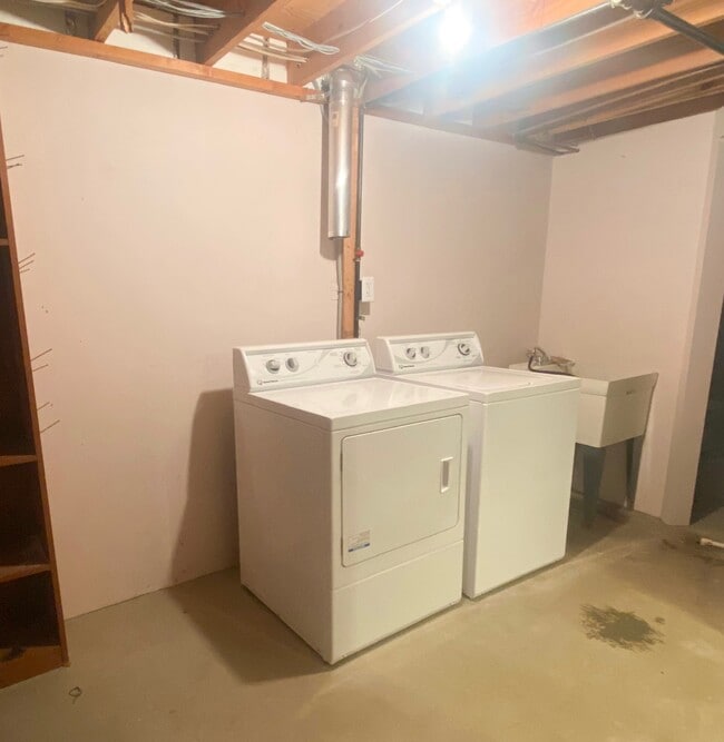 Laundry/Storage - 5053 Hamilton Dr