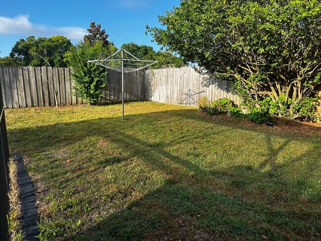 Building Photo - 2047 Cassingham Cir