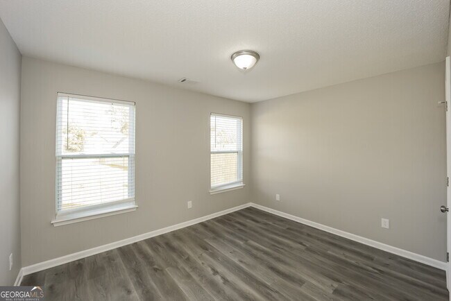 Building Photo - 265 Redding Ridge