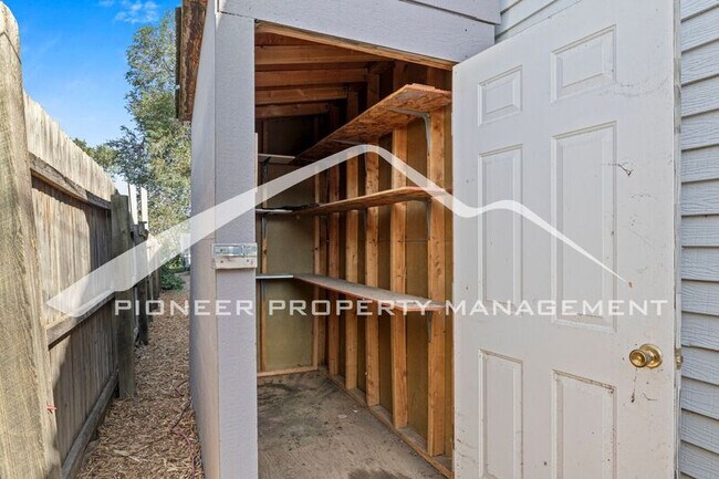 Building Photo - 2212 Wheeler Ave