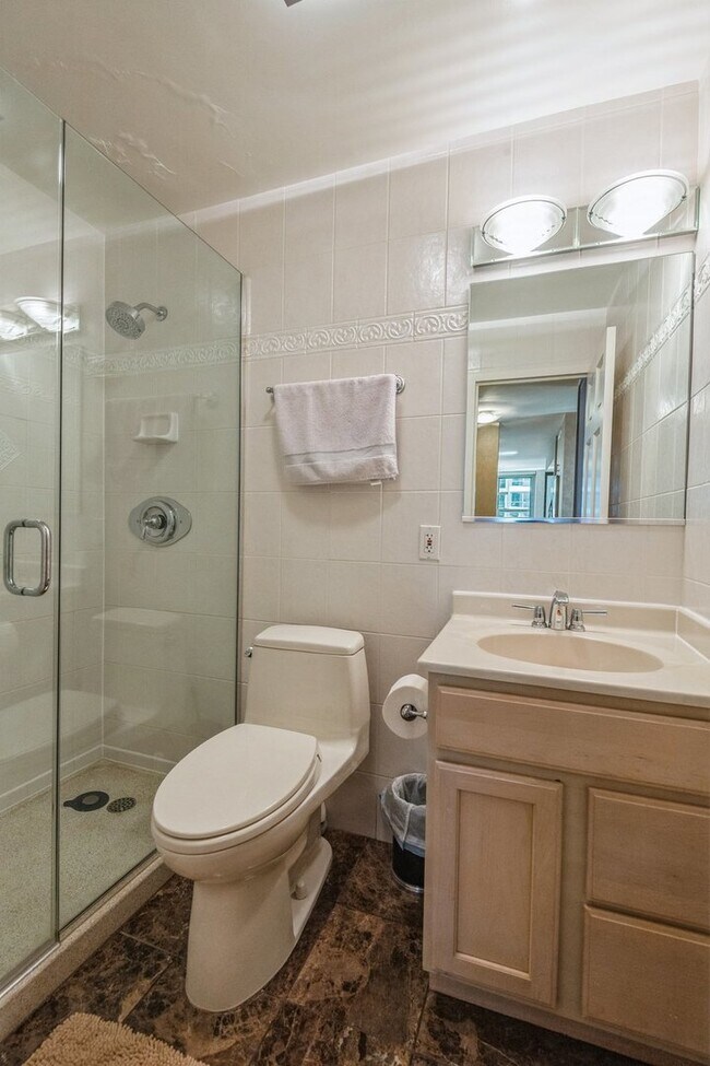 Building Photo - 400 E Randolph St