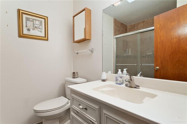 Building Photo - 9 Ashley Dr