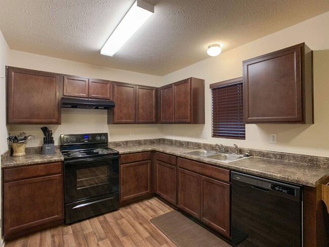 Building Photo - 391 Ariel Dr