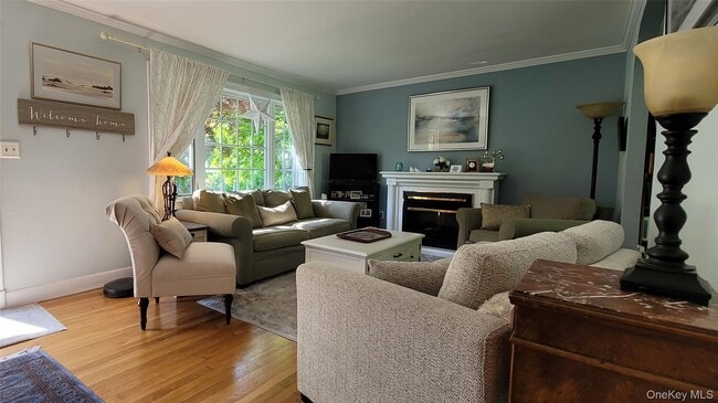 Building Photo - 23 Violet Pl