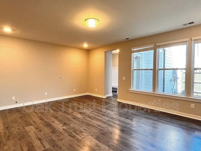 Building Photo - 117 Summer Tanager Dr