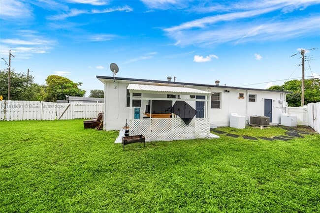 Building Photo - 600 SW 10th St