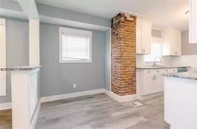 Building Photo - 5519 Highland Ave