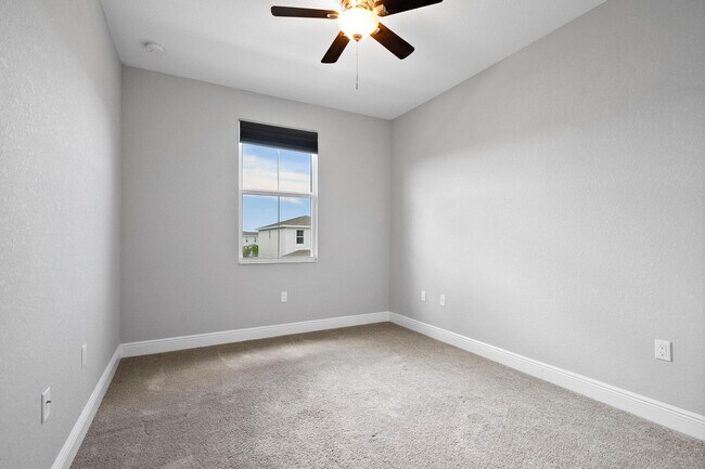 Building Photo - 1597 NW Cataluna Cir