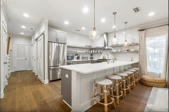 Building Photo - 587 Patina Blvd