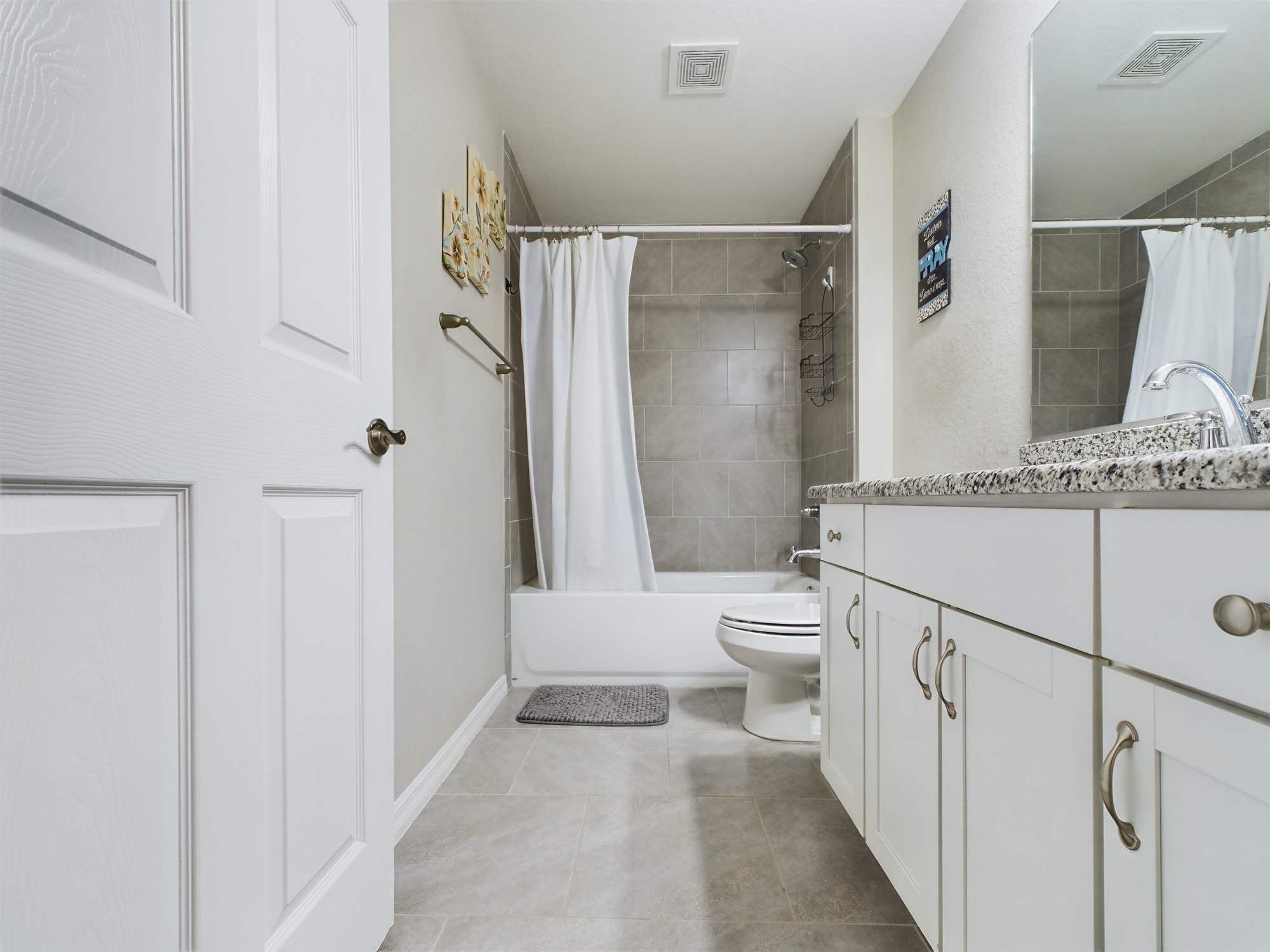 2nd bathroom - 10102 SW 188th Cir