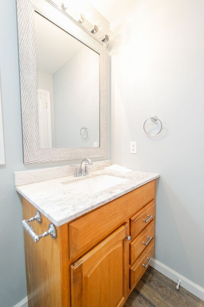 Building Photo - Beautiful Newly Remodeled Home on the Desoto Golf Course! A large landscaped lot with beautiful v...