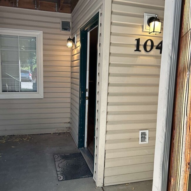 Building Photo - 1120 City Park Ave