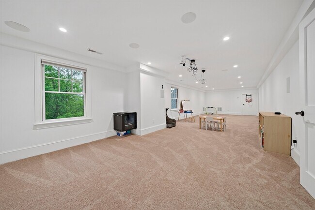 Building Photo - 50 Percy Rd