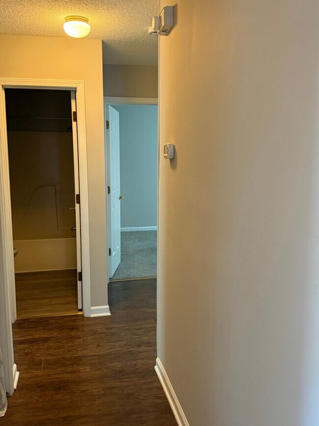 Building Photo - 1724 Carriage Cove Ln