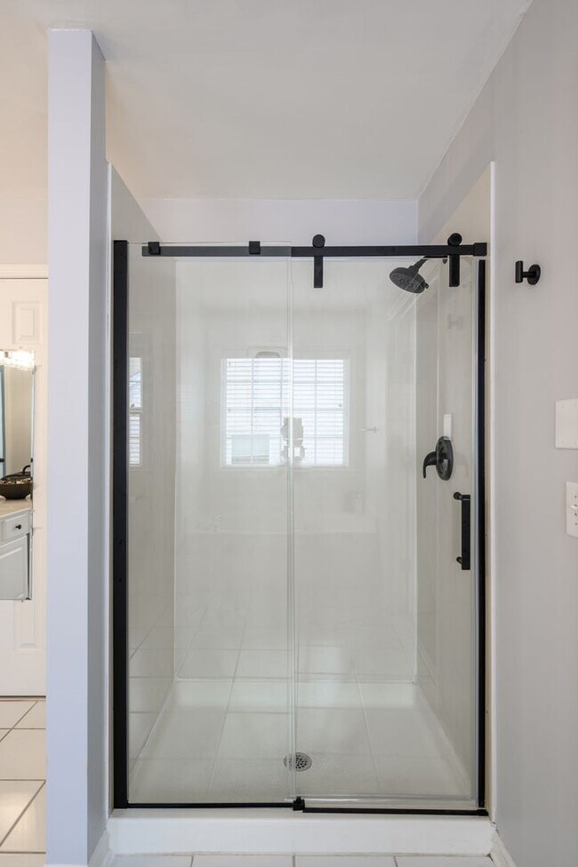 Building Photo - **UPDATED BRENTWOOD HOME THAT DOESN'T FEEL LIKE A RENTAL**