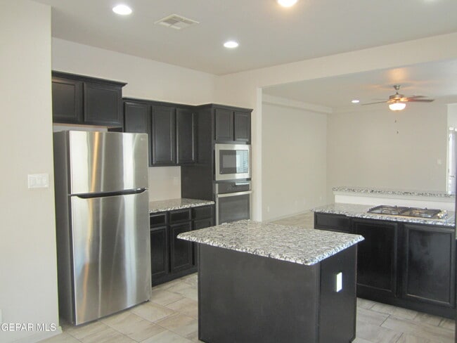 Building Photo - 323 Malta St