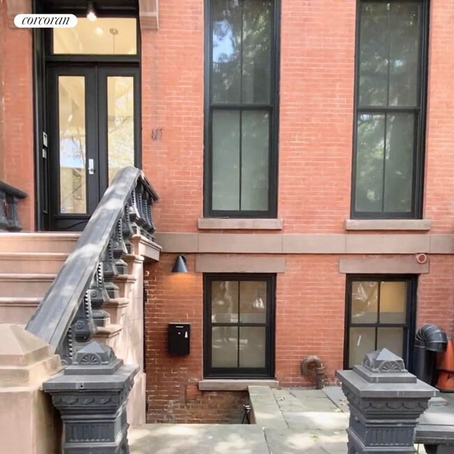 Primary Photo - 407 Clermont Ave