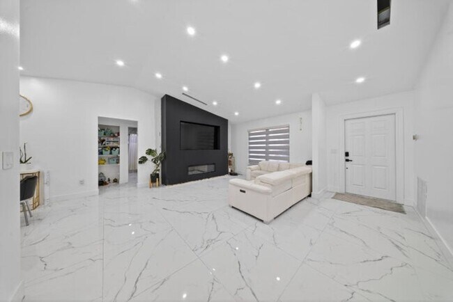 Building Photo - 849 Camellia Dr