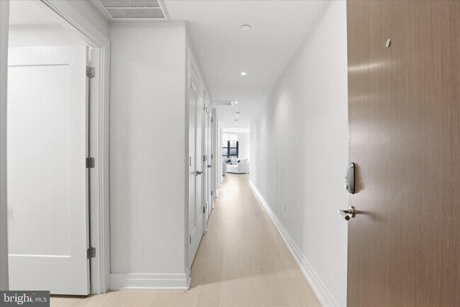 Building Photo - 1201 N Royal St