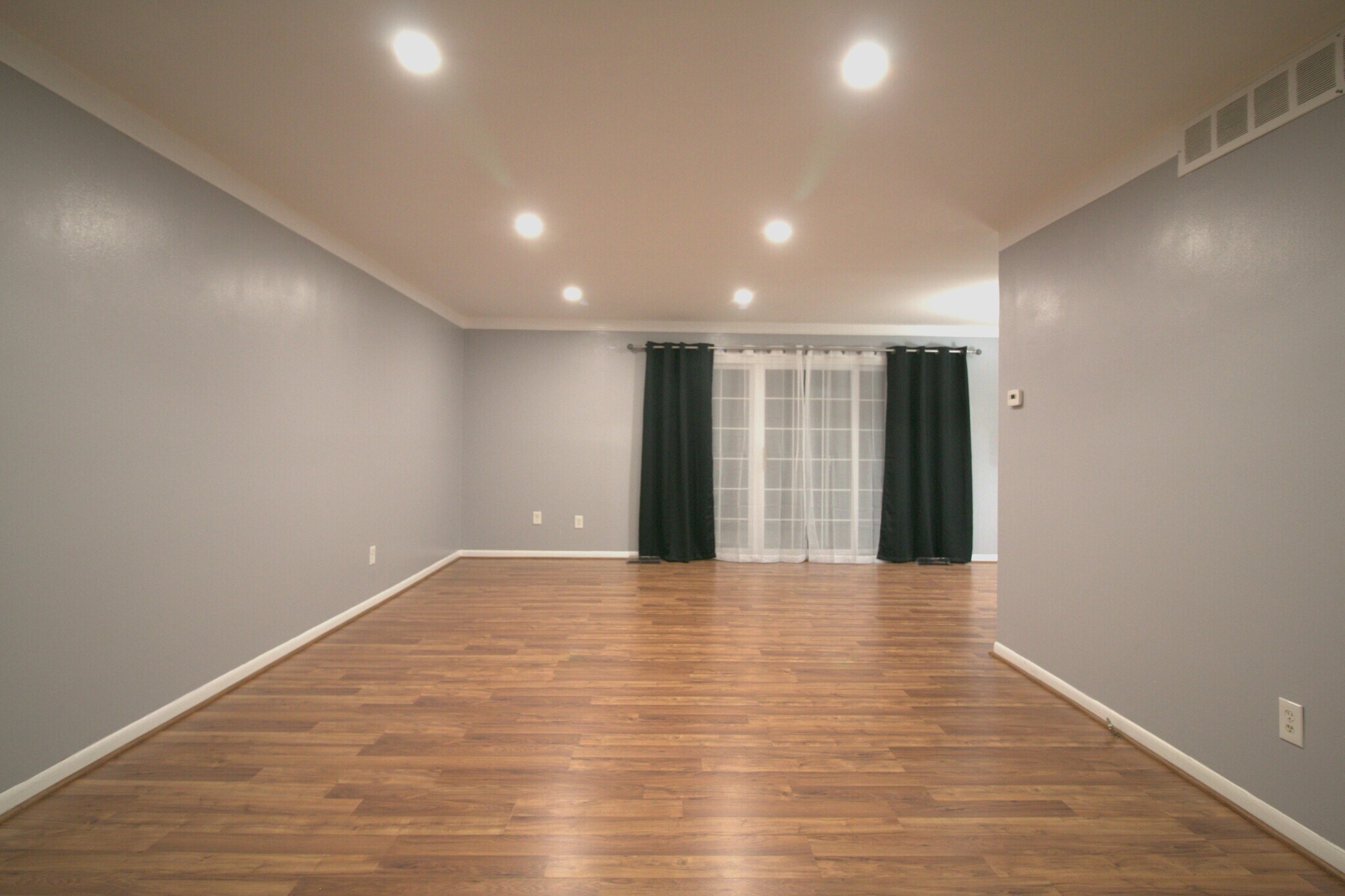 Building Photo - 480 Fox Hills Dr N