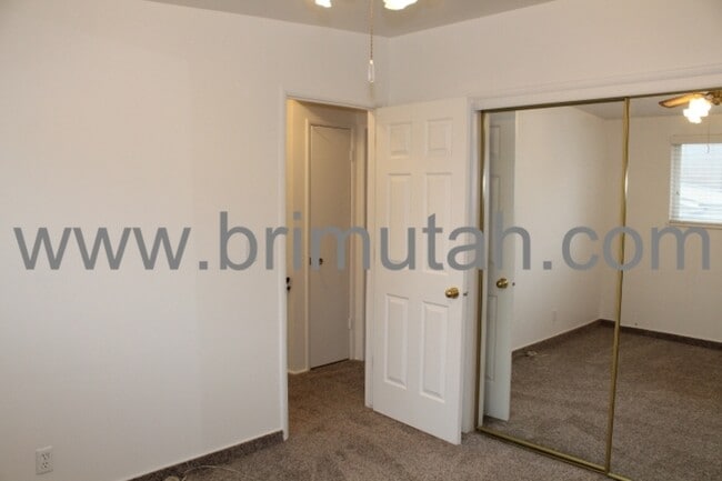 Building Photo - 602 Pioneer Ave