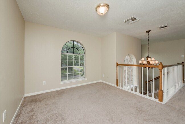 Building Photo - 215 Sunset Ridge Dr