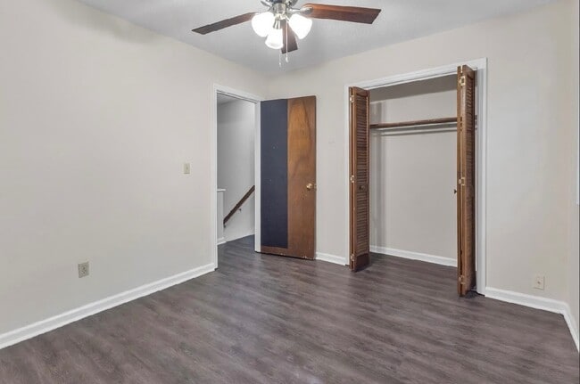 Building Photo - 102 Kimeran Ln