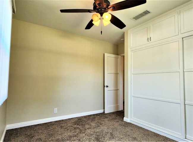 Building Photo - Beautiful 2Bd, 1Ba Riverside Home in Great...