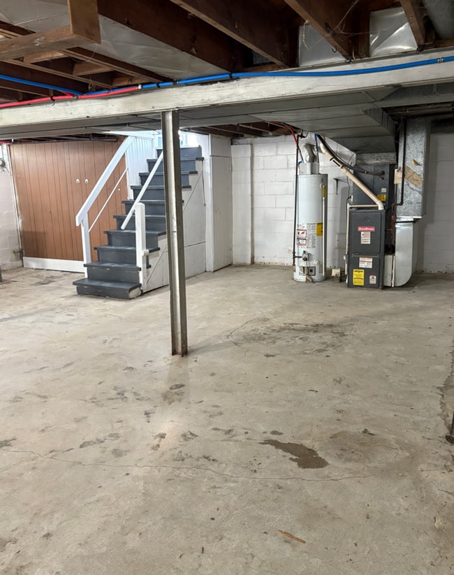 Building Photo - 5115 Farmbrook St