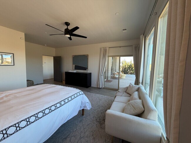 Building Photo - 14 Plano Arbolito