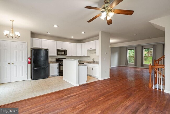 Building Photo - 15701 Palermo Terrace