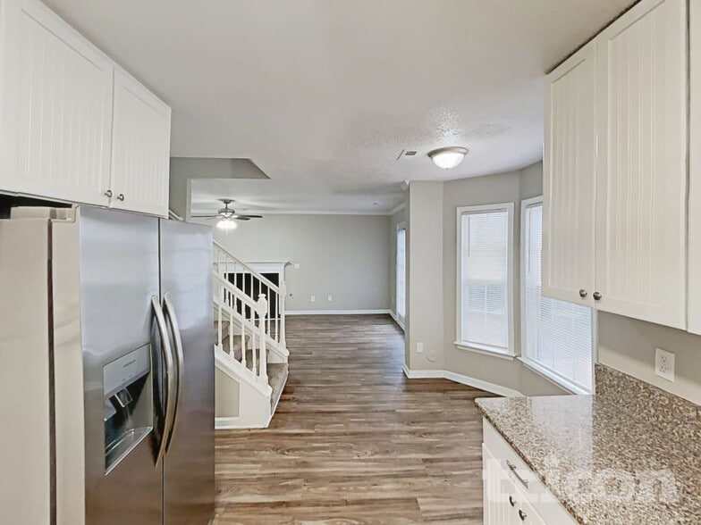 Building Photo - 4009 Auburn Hills Dr