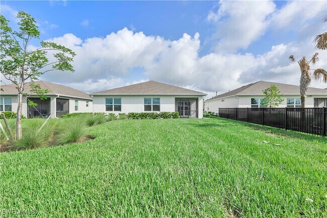 Building Photo - 42392 Cascade Dr