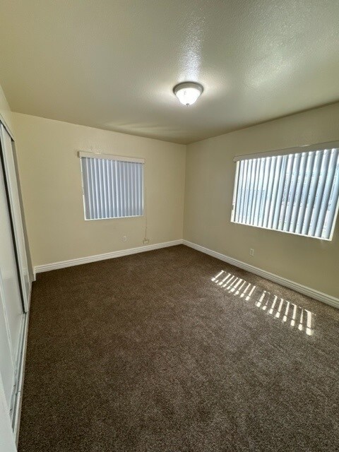 Building Photo - 6806-6808 Brynhurst Ave