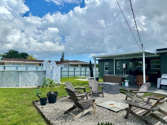 Building Photo - 651 E 38th St