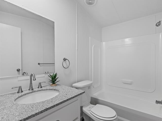 Building Photo - 146 Deerwood Ln