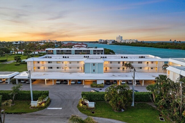 Building Photo - 100 Waterway Rd