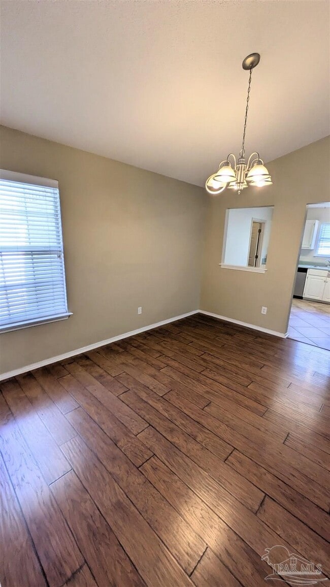 Building Photo - 213 Mirabelle Cir